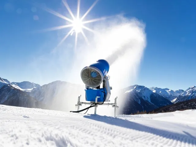 Schneeerzeuger zur technischen Beschneiung